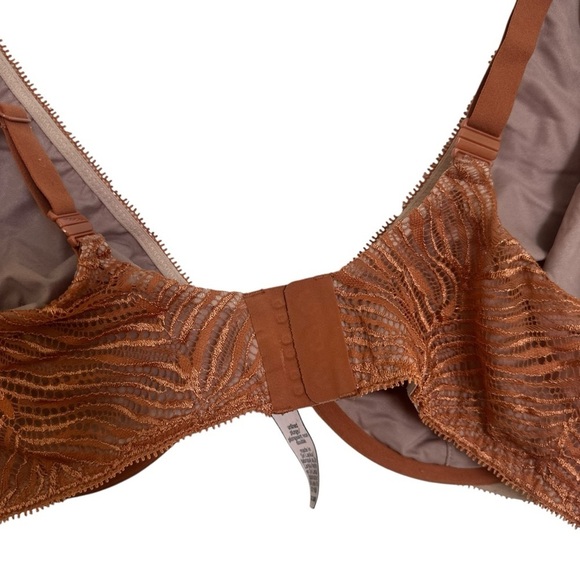 Victoria’s Secret Unlined Plunge Bra 38D Lace Camel Brown Underwire Neutral Tan - Picture 6 of 6